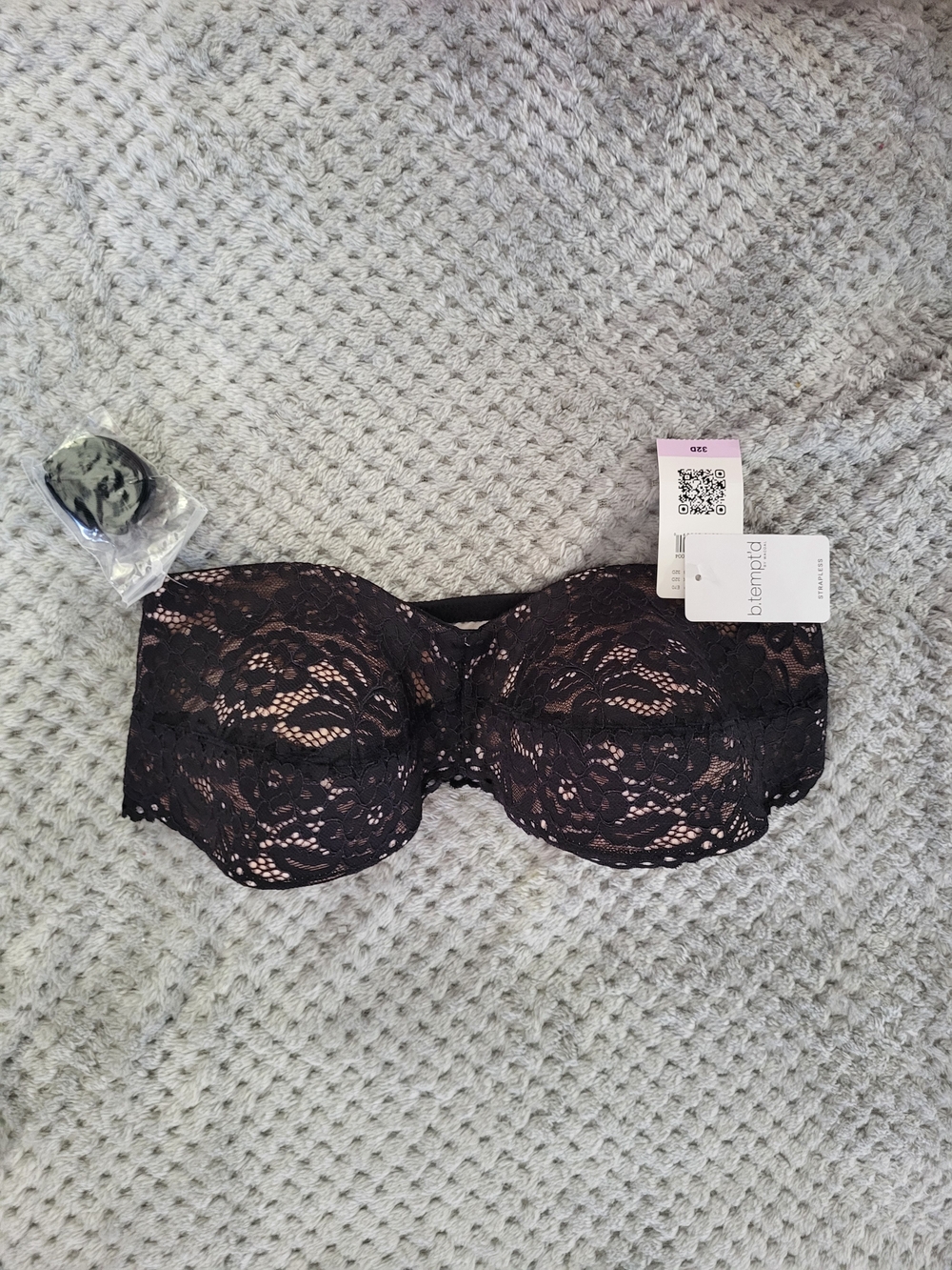 Nwt btempt'd Black Lace Strapless Bra with Removable Straps 32D